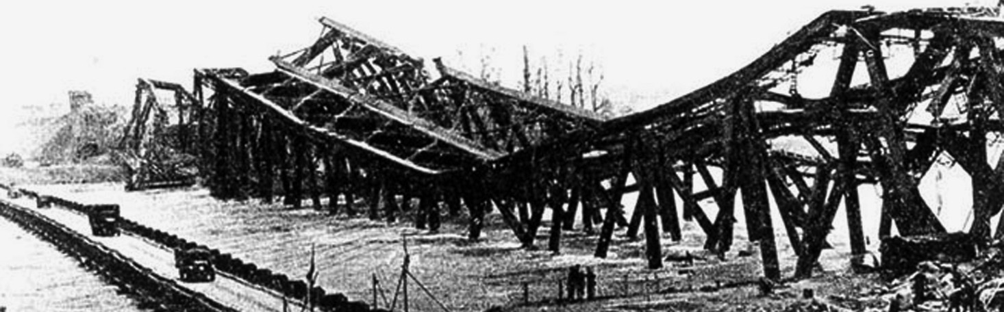 Rheinbrücke Maxau, 1937/38, nach der Zerstörung mit Ponton, Stadtarchiv Karlsruhe 8/Alben 5 Bd.7, S.